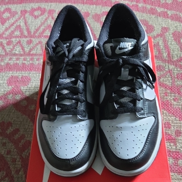 Nike Dunks - Picture 2 of 3